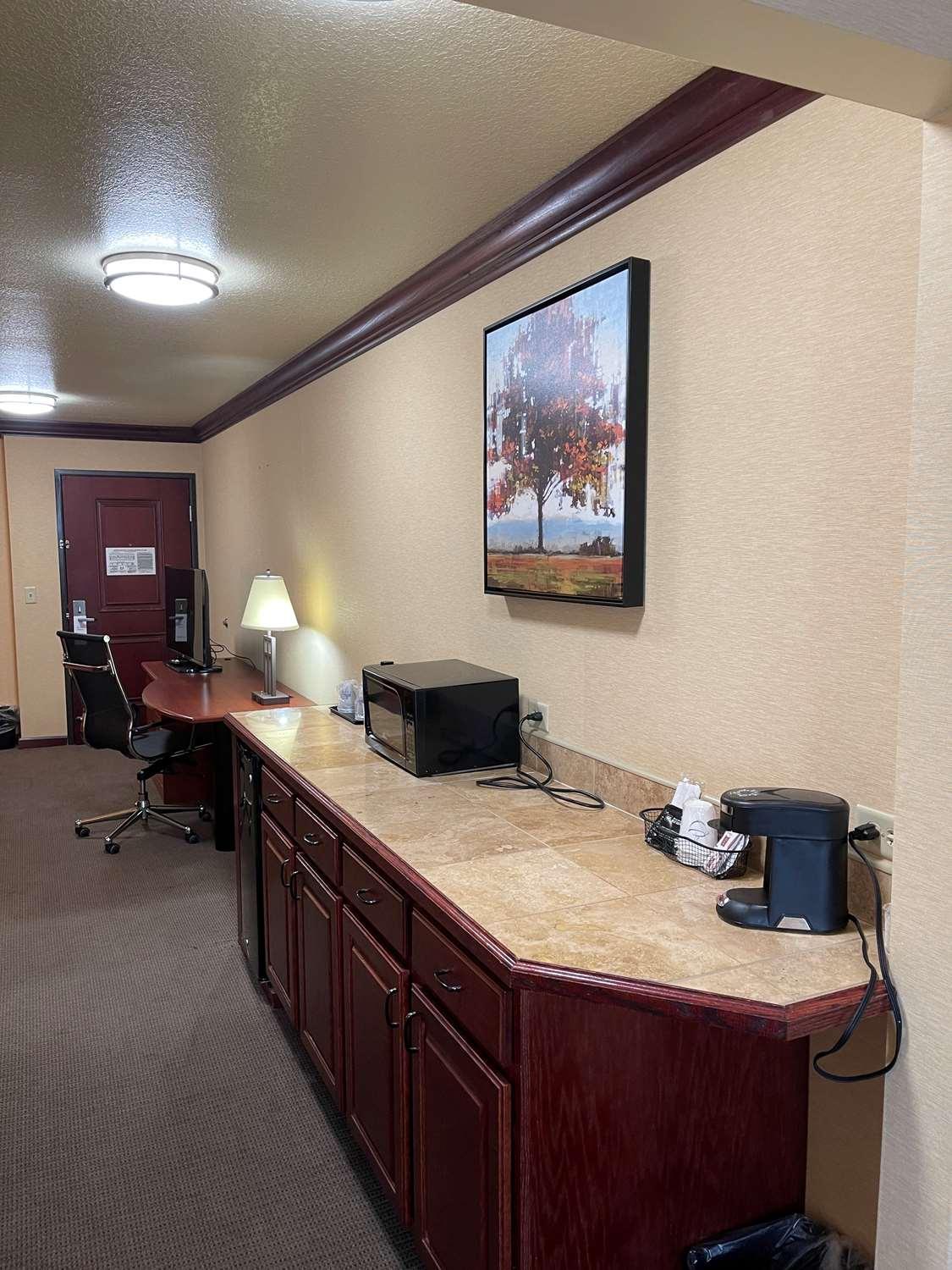 Best Western Coffeyville Central Business District Inn And Suites Extérieur photo